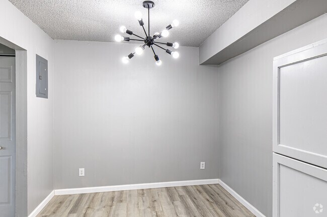 3HAB, 1BA - Comedor de 1025 ft² - Forest Cove Apartments