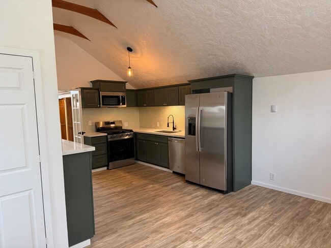 Photo - Luxury 1 bedroom 1 bath duplex in a great neighborhood!