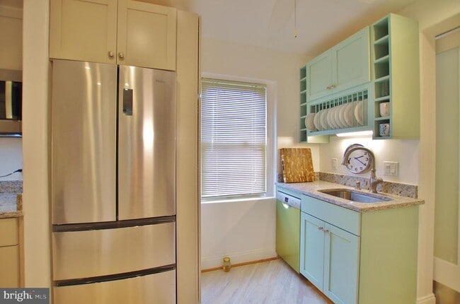 Photo - 2407 Arlington Blvd Unidad 102