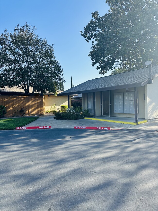 Photo - Whitney Villa Apartments