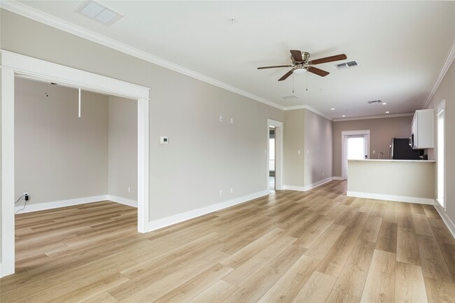 Photo - 12 Evia Main Unit 2202