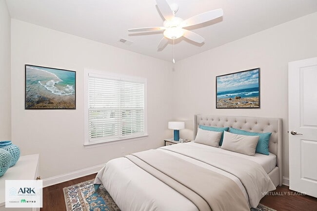 Photo - 192 Glenshee Ct
