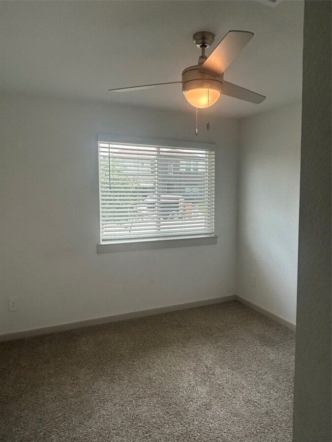 Photo - 215 Dusty Bridle Ln