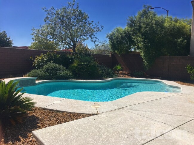 Photo - 8371 Gardena Hills Ave