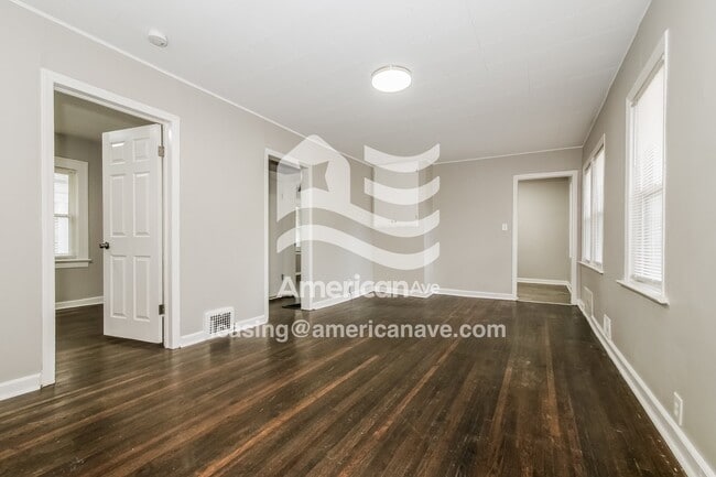 Photo - 2201 E 59th St