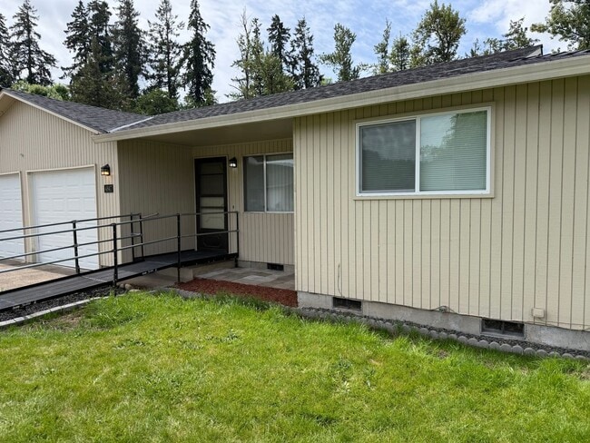 Photo - Updated single level 2 bed/1 bath duplex in Thurston!