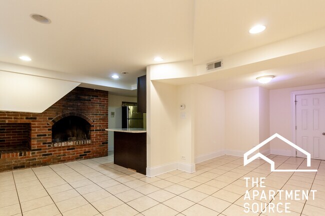 Photo - 877 W Lill Ave Unit D1