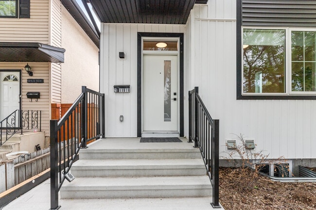 Photo - 11640-11683 83 St NW Unit MAIN 11640