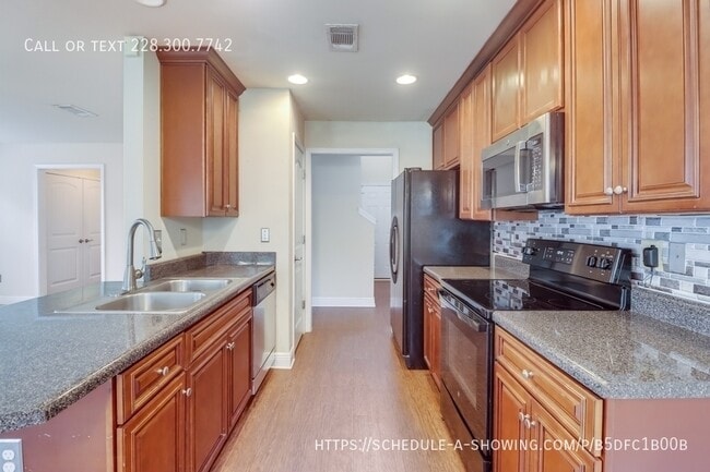 Photo - 17986 Restoration Cir