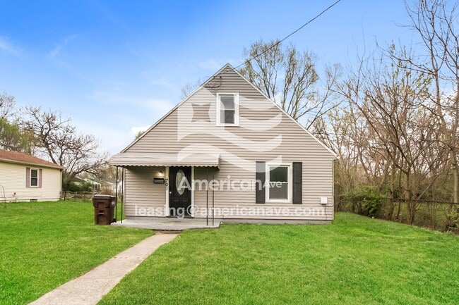 Photo - 701 19th Ave