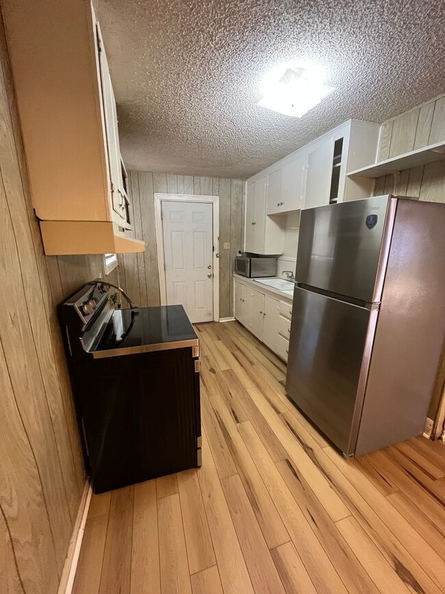 Photo - 3158 S 6th St