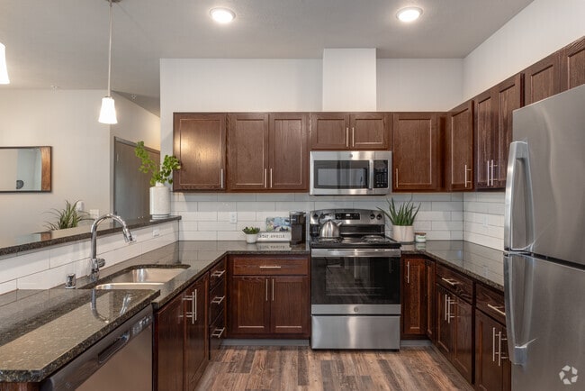 2BR, 1BA - 978SF