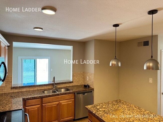Photo - 6102 W Mauna Loa Ln