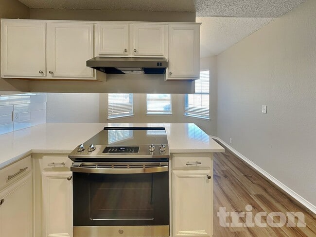 Photo - 4228 Heath St