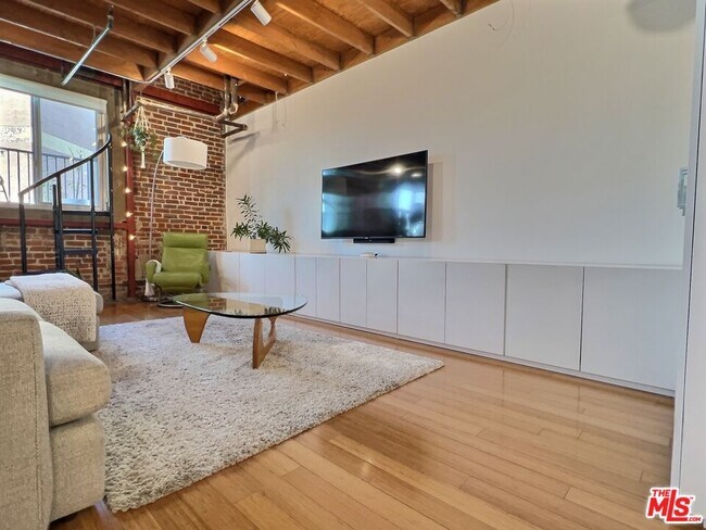 Photo - 500 Molino St Unit 314