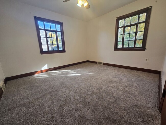 Photo - 354 Argonne Dr