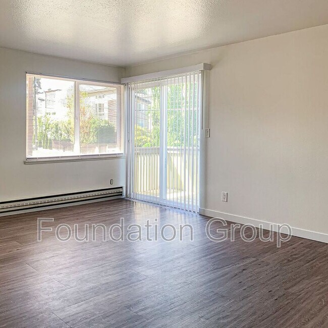 Photo - 615 NW 85th St