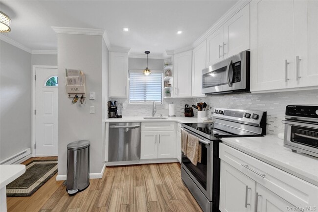 Photo - 1901 Village Dr