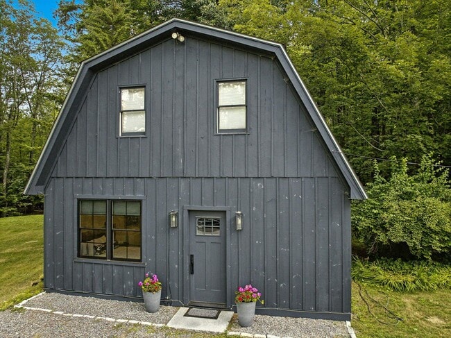 Building Photo - 199 Upland Farm Rd