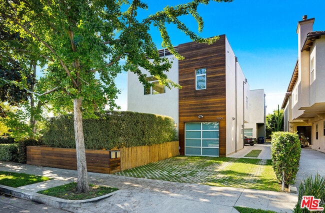 Building Photo - 2031 Butler Ave Rental
