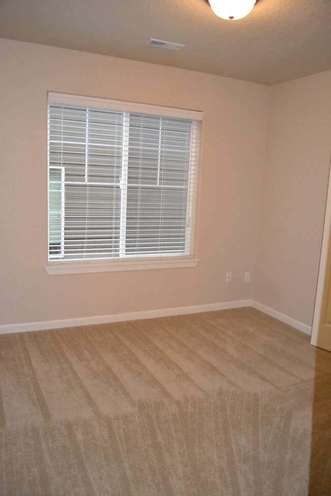 Photo - Beautiful Home In GREAT Location, Fireplace, Loft, Garage, W/D, Large Master and MORE!