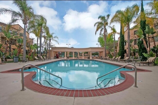 Photo - 3957 Nobel Dr Unit Venetian San Diego