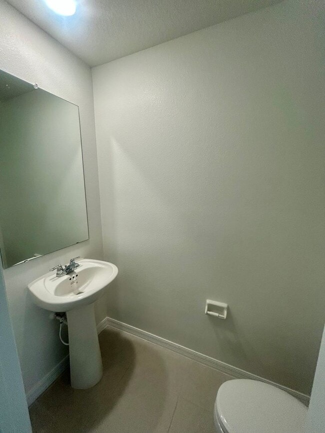 Photo - Stylish Townhome in the Heart of Ruskin – ...
