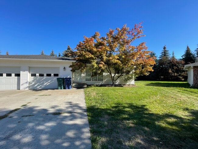 Building Photo - 500 W Horizon Ct