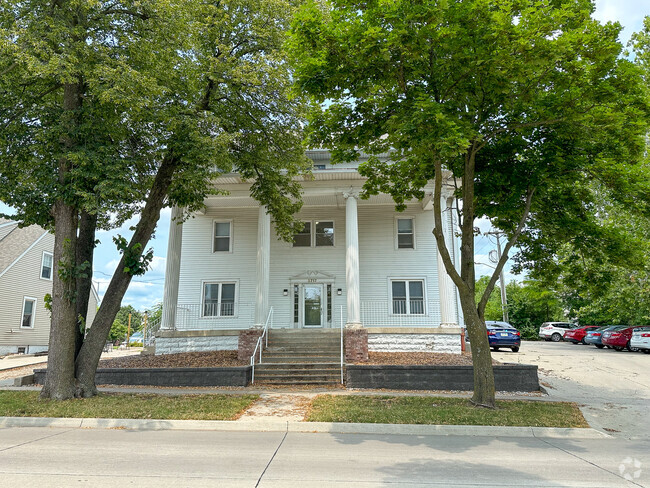 Building Photo - 2717 West St Rental