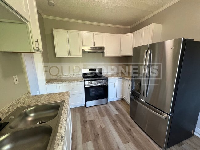 Photo - Beautiful 5 Bedroom 2.5 Bath House