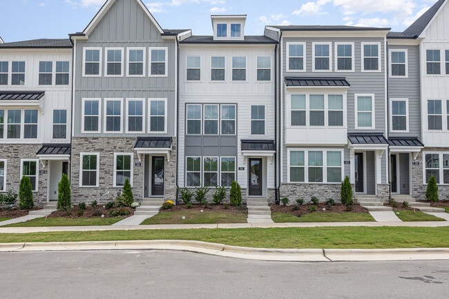 Gorgeous Townhome - 514 Billingshurst Way Rental