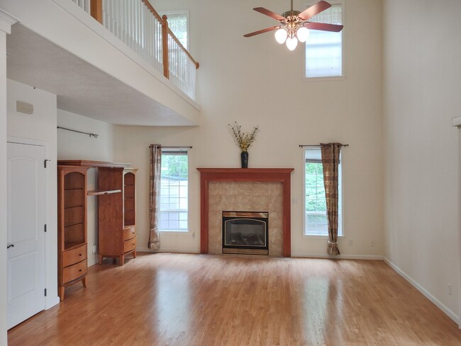 Photo - 2464 Sage Ave SE