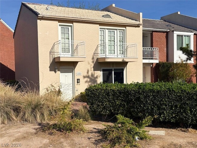 Building Photo - 698 Tam O Shanter