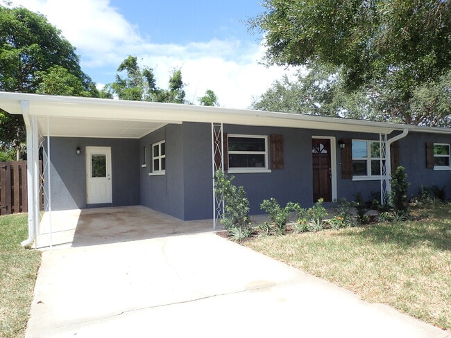 Photo - 170 Moore Ave