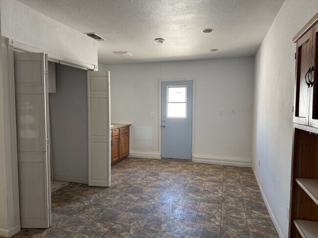 879 Baywood Way