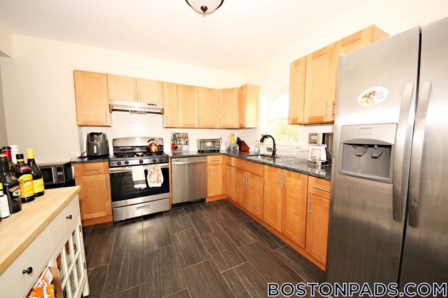 Photo - 91-93 Cushing St. Unit 2