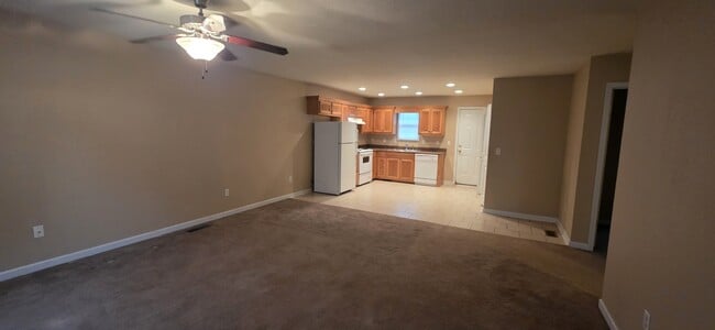 Building Photo - 306 N Polk St Unit 1