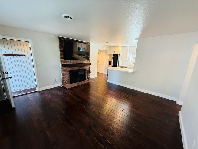 1596 Andy Jo Cir