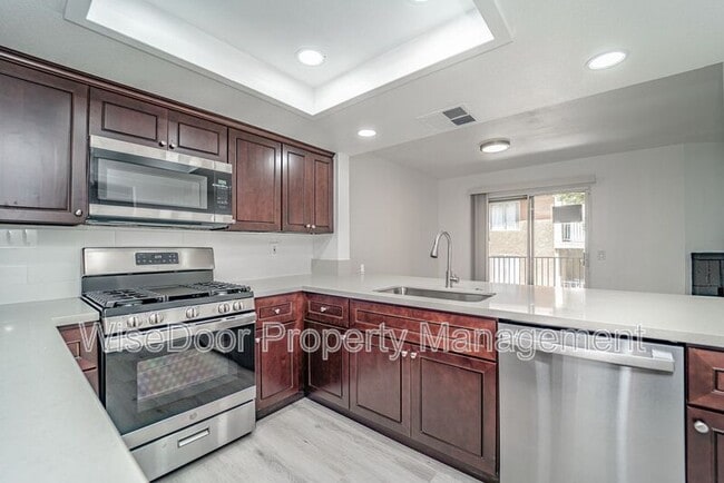 Building Photo - 1025 N Tippecanoe Ave Unit #158 Rental