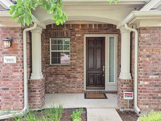 Photo - 9901 Bundoran Dr