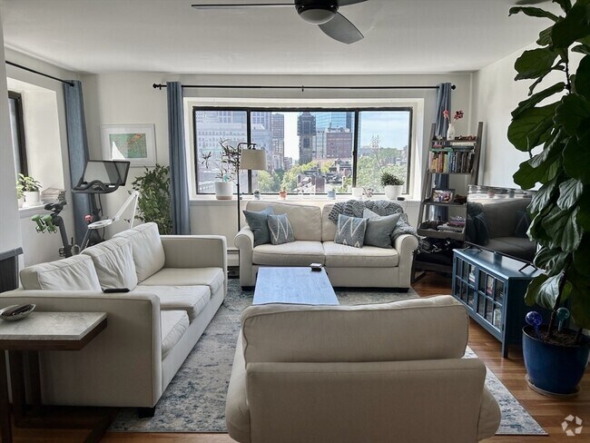 Building Photo - 182 Beacon St Unit 11 Rental