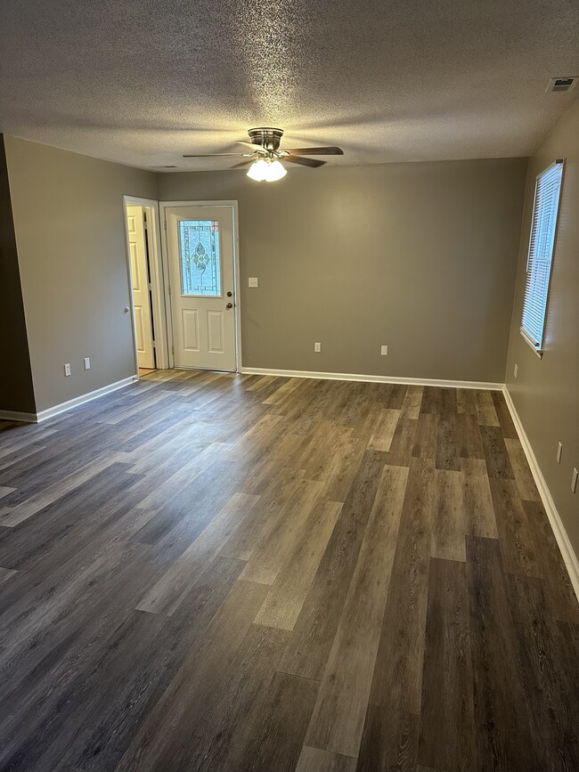 Photo - 138 Taylor Rd Unit 1