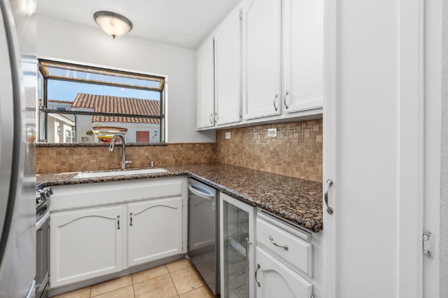 Photo - 3633 Indiana St Unidad 26