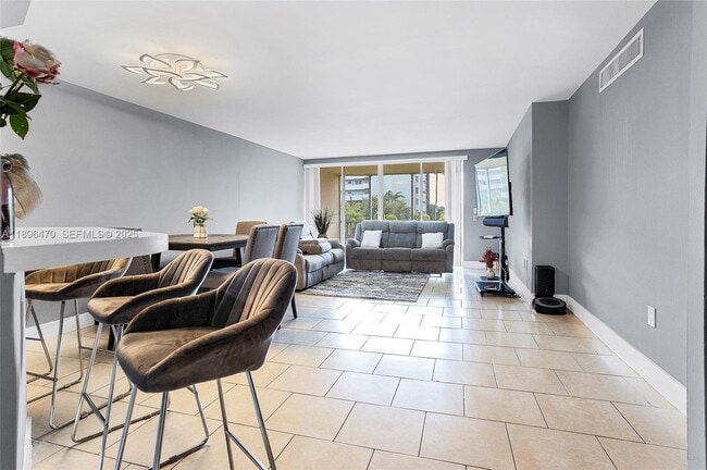 Photo - 1750 NE 191st St Unit 309-2