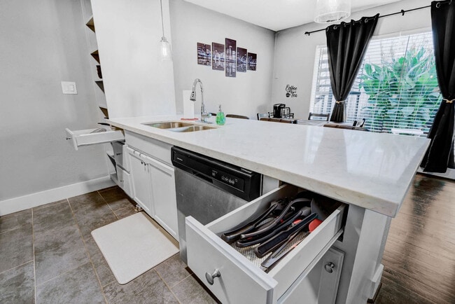 Photo - 2216 Hazard St Unidad FL2-ID1257740P