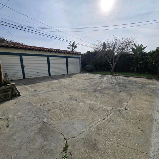 Photo - Large upper 2-bedroom Duplex Fairfax area