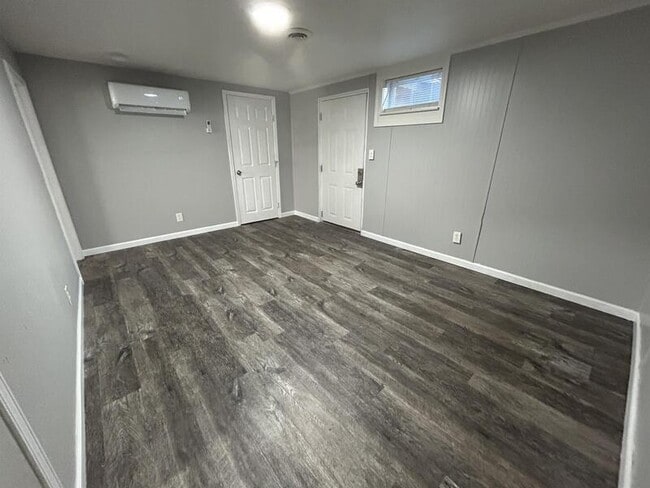 Photo - 833 E 21st Ave