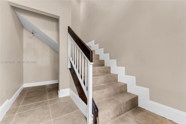 Photo - 15563 N Miami Lakeway Unidad 204