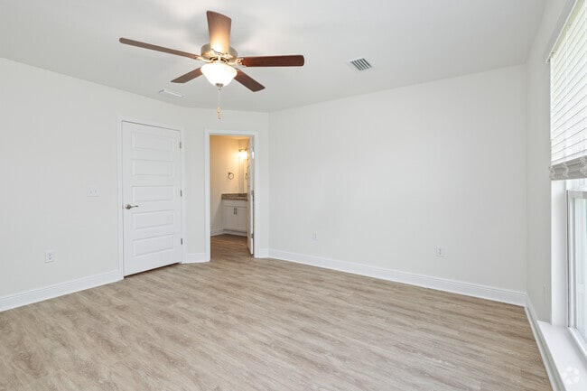 3BR, 2.5BA - 1,550SF - Primary Bedroom