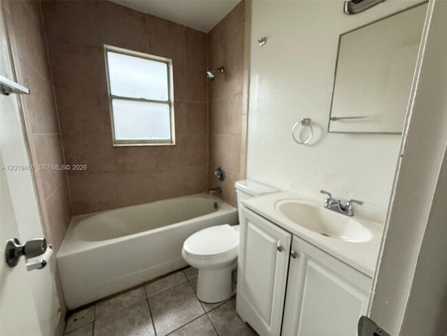 Photo - 1604 Cypress Dr Unit 1